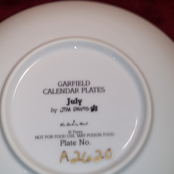 Garfield calendar plate July - Picture 3 of 3